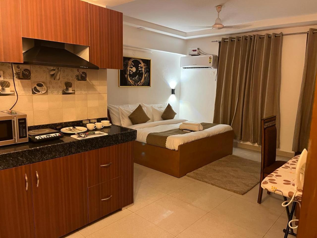 Aura Luxury Studio I Couple Friendly I Near Golf Course Road, Sector 57, Γκουργκάον Εξωτερικό φωτογραφία