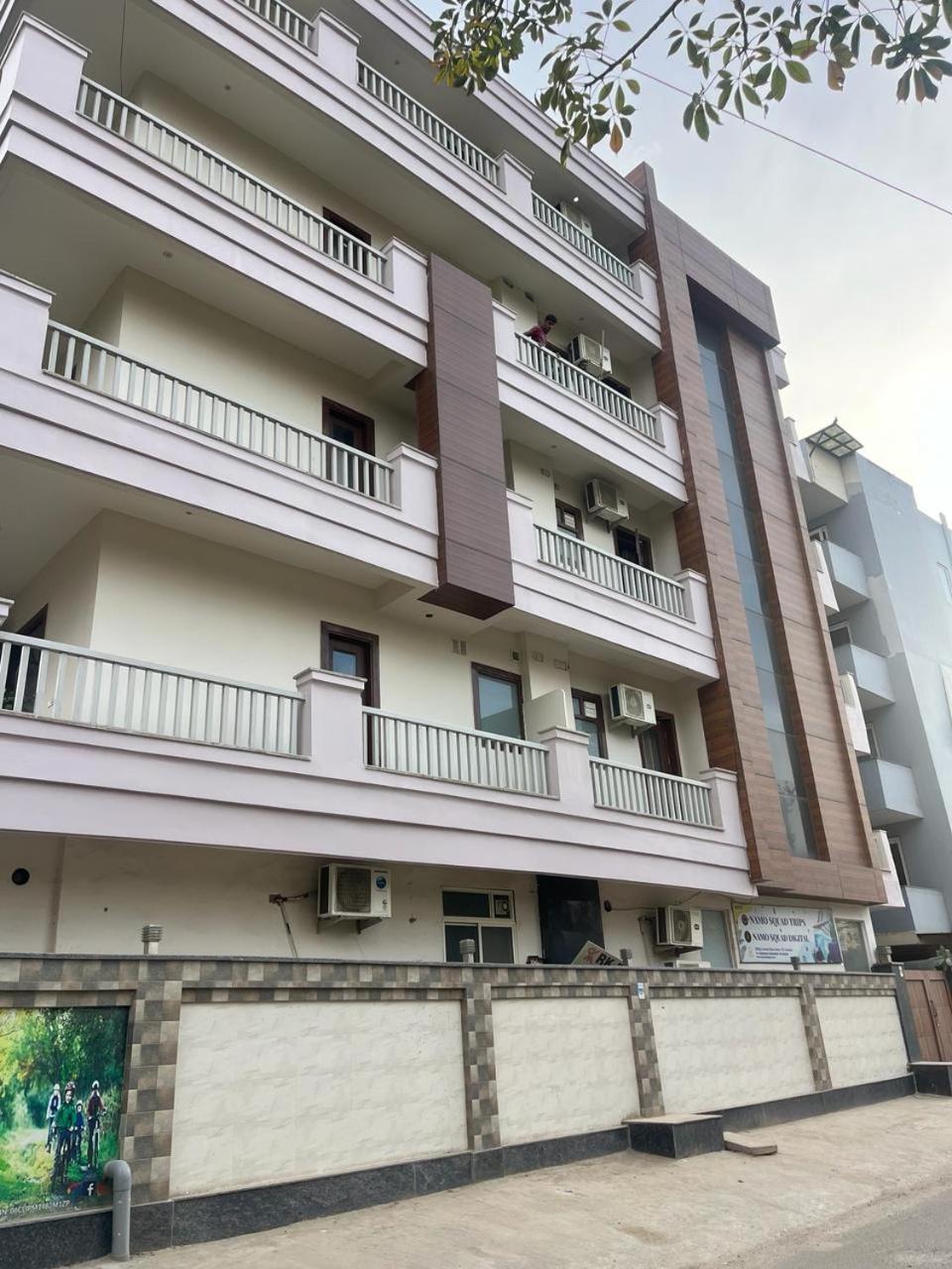 Aura Luxury Studio I Couple Friendly I Near Golf Course Road, Sector 57, Γκουργκάον Εξωτερικό φωτογραφία