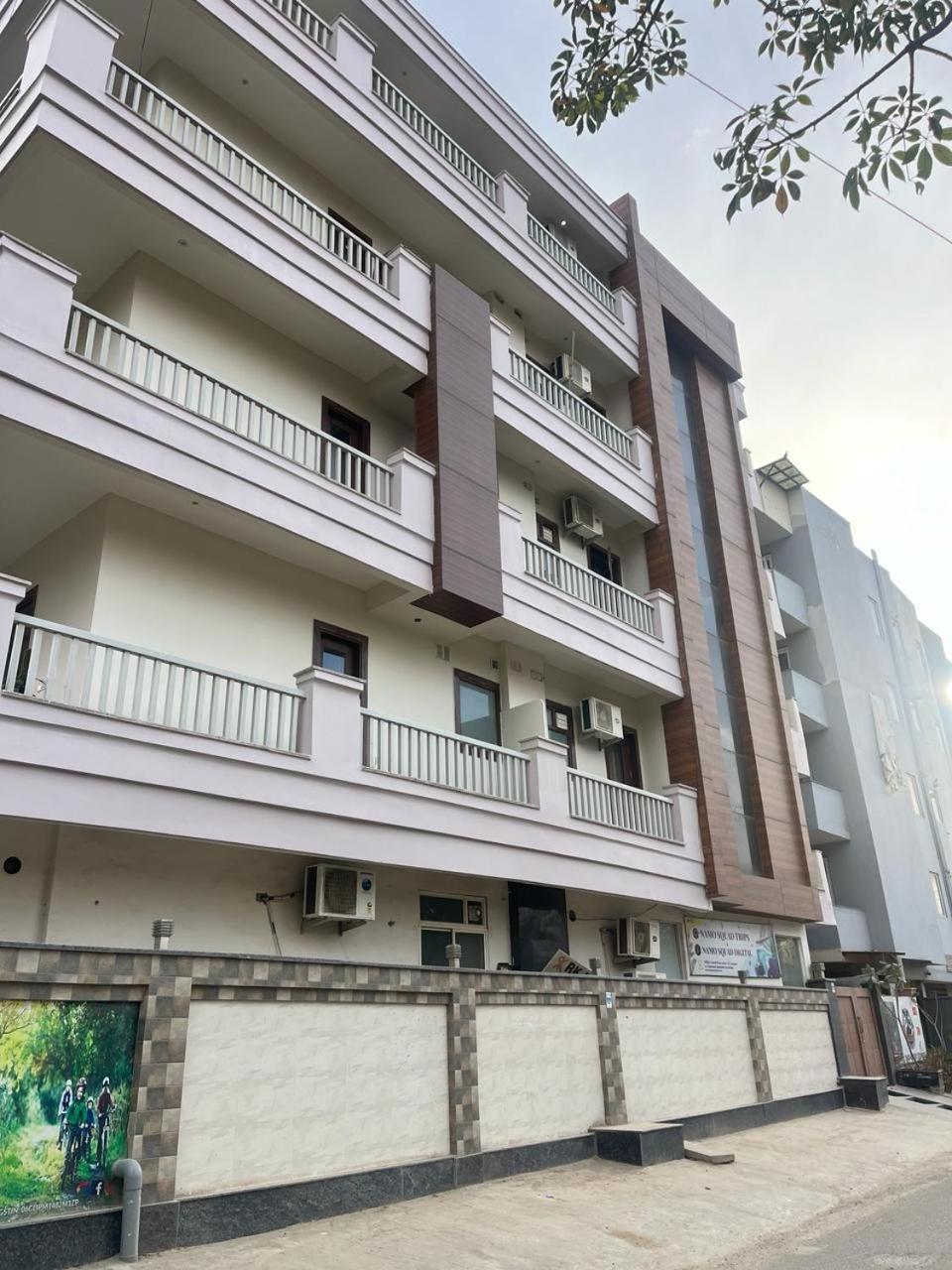 Aura Luxury Studio I Couple Friendly I Near Golf Course Road, Sector 57, Γκουργκάον Εξωτερικό φωτογραφία