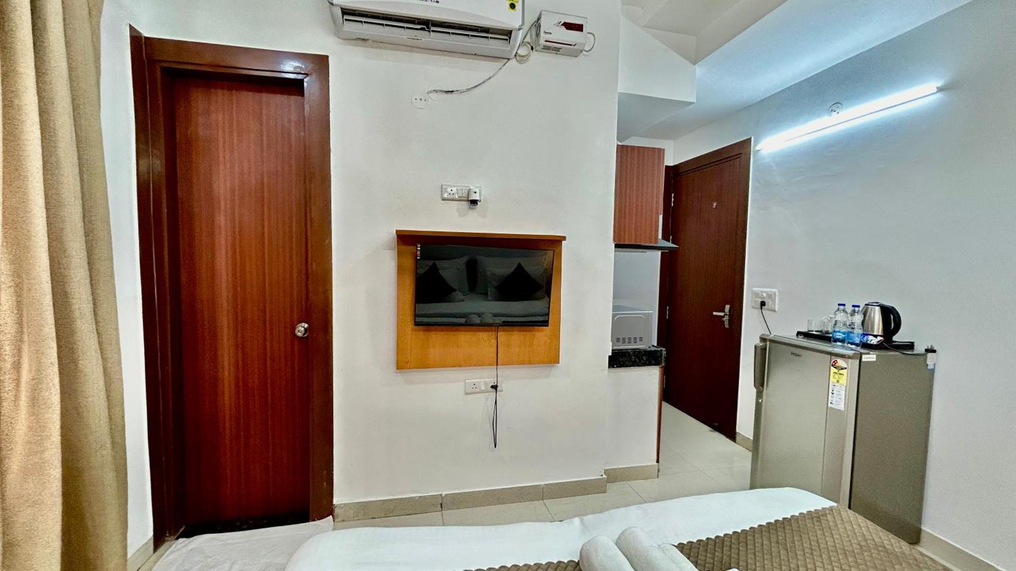 Aura Luxury Studio I Couple Friendly I Near Golf Course Road, Sector 57, Γκουργκάον Εξωτερικό φωτογραφία